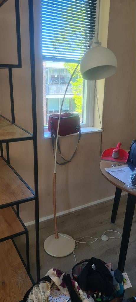 Gratis vloerlamp - gereserveerd, Ophalen, Gebruikt, 150 tot 200 cm