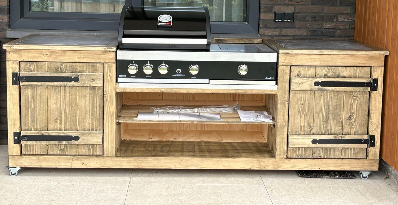Buitenkeuken voor bv grand hall bbq, Ophalen, Nieuw, Houtskool
