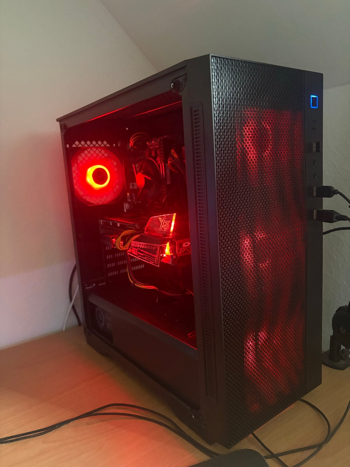 Foto 6 van Gaming PC RTX 3070 | i7-10700F | 32GB RAM | 1TB SSD