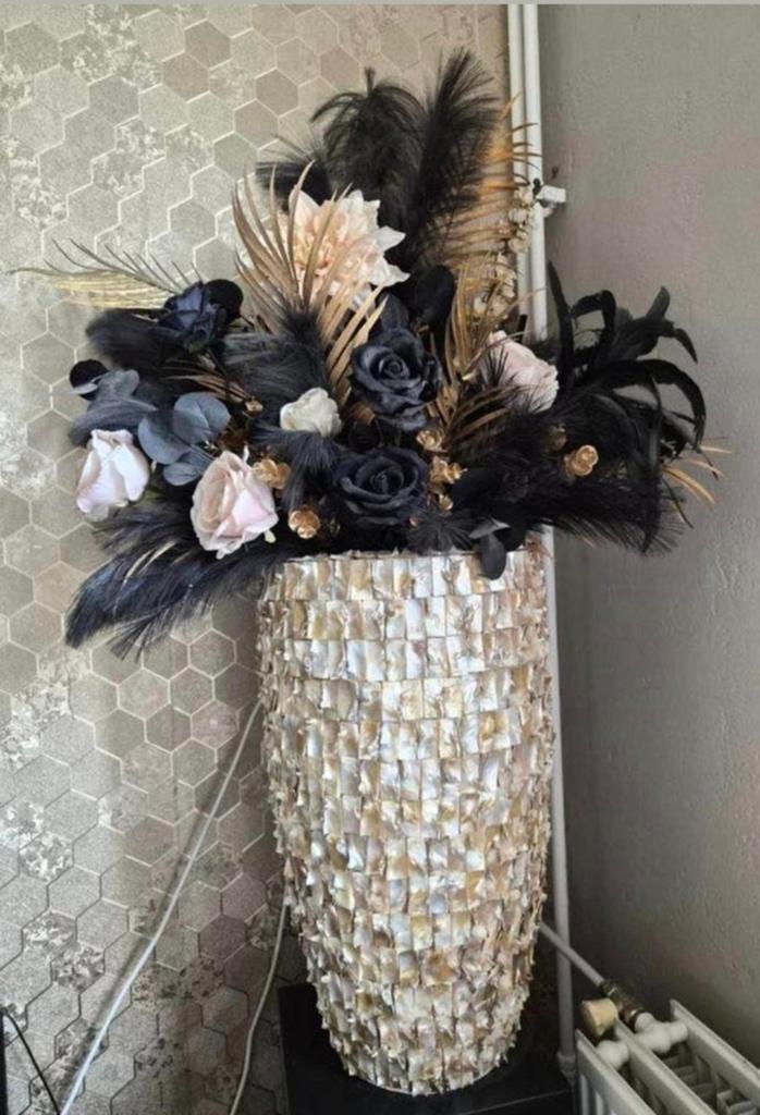Schelpenvaas met bloemen, Ophalen, Zo goed als nieuw, Overige kleuren