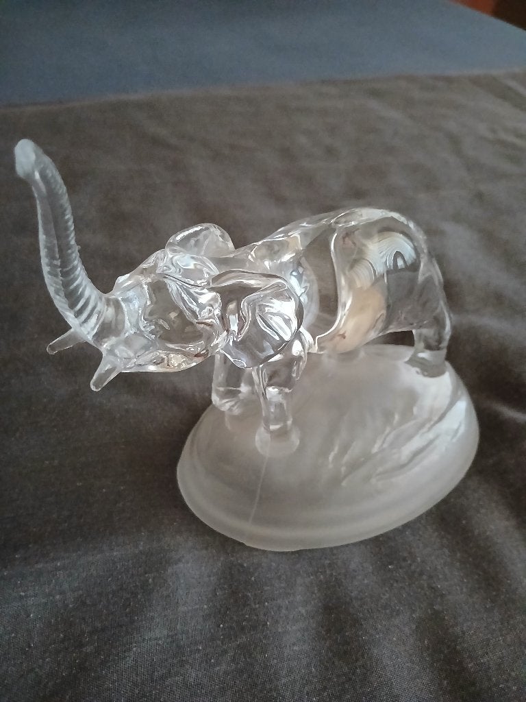 Glazen Olifant, Ophalen