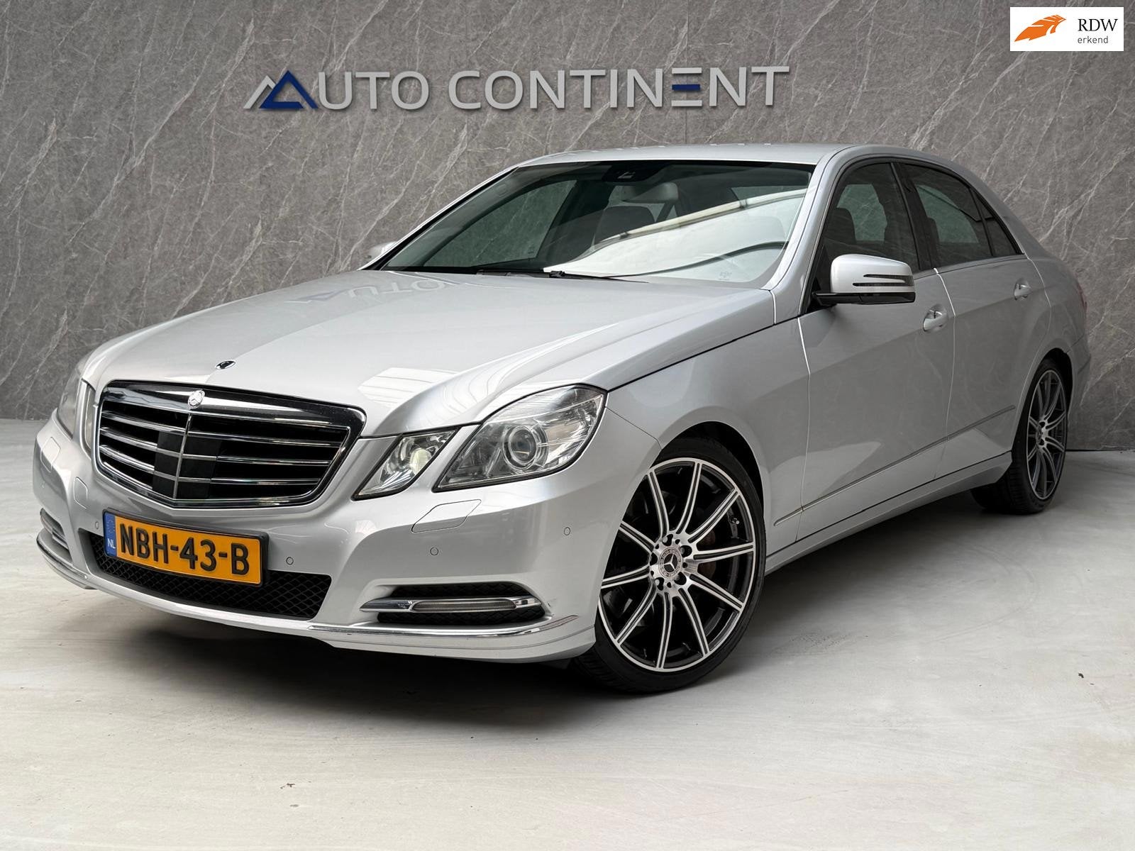 Mercedes-Benz E-klasse 500 Avantgarde 4-Matic 388 PK / Deale, Auto's, Automaat, Gebruikt, Leder, Bedrijf