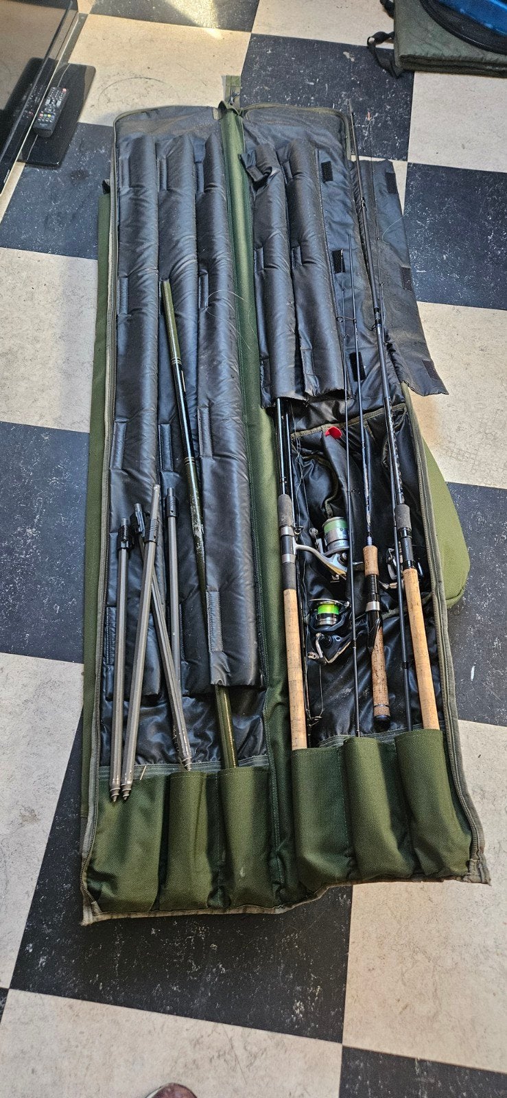 2 feederhengels, ultralight, vaste stok,foudraal steuntjes, Ophalen, Gebruikt, Complete hengel