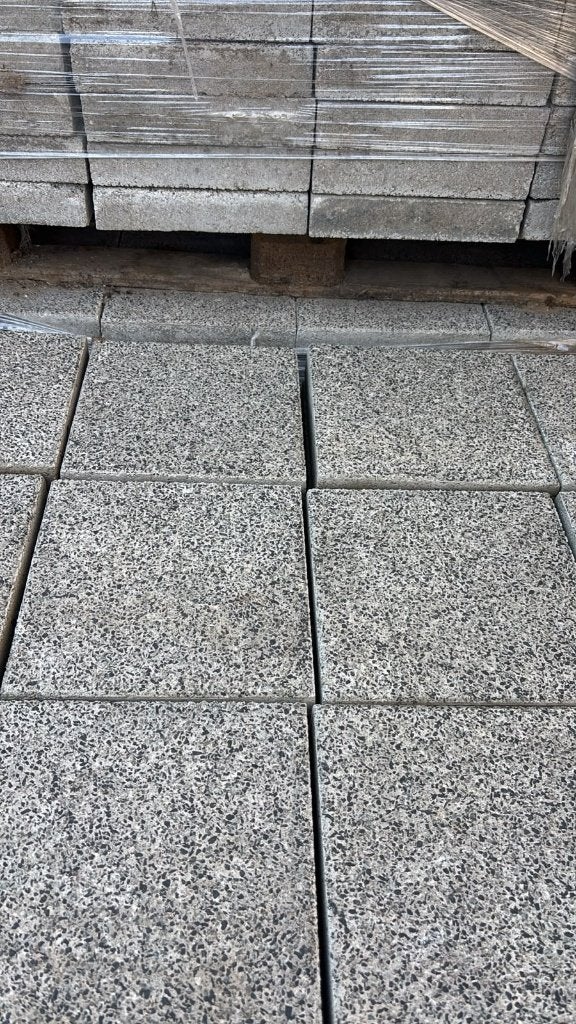366m2 Jong gebruikte Lavaro tegels 30x30x6cm, Tuin en Terras, Ophalen, Zo goed als nieuw, 10 m² of meer, Beton