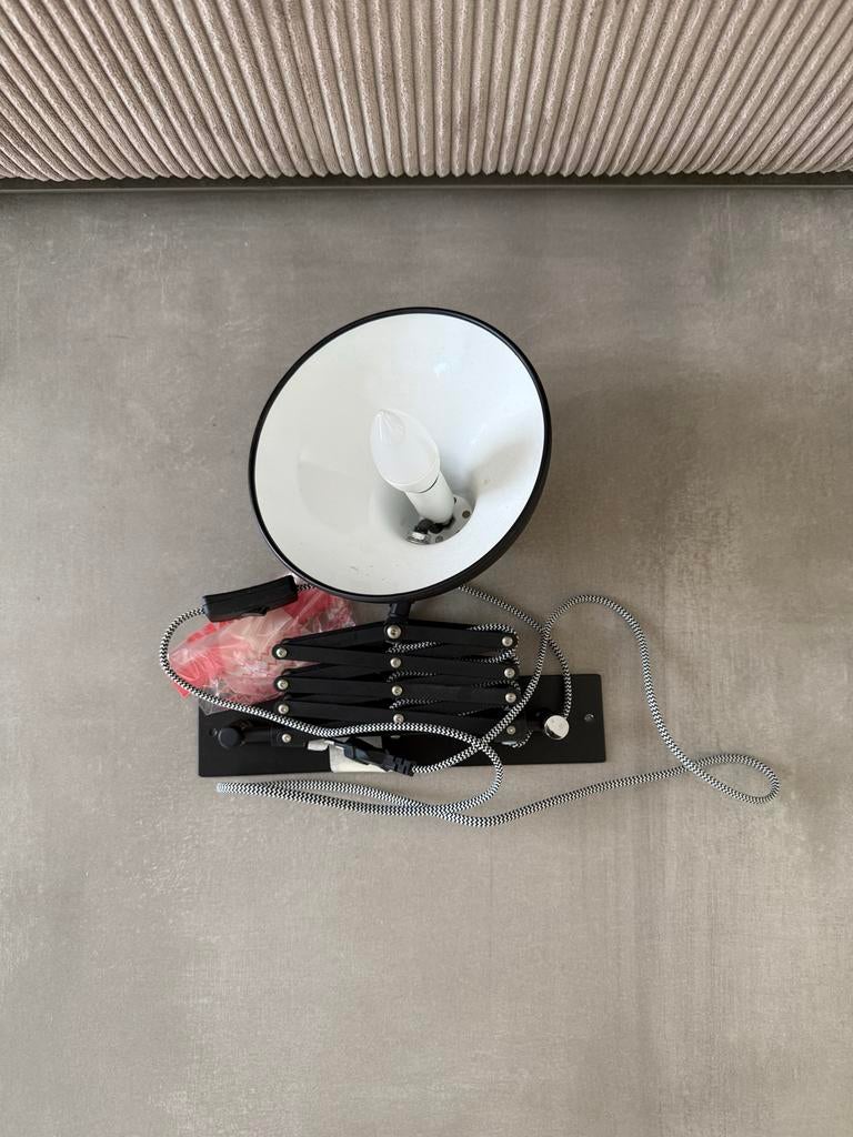 Uitschuifbare wandlamp met harmonica arm - Zwart/Wit, Ophalen, Gebruikt, Metaal