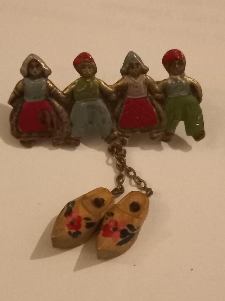 Vintage Volendam Broche 1920/1930 - Emaille, Sieraden, Tassen en Uiterlijk, Broches, Gebruikt, Overige materialen, Overige kleuren