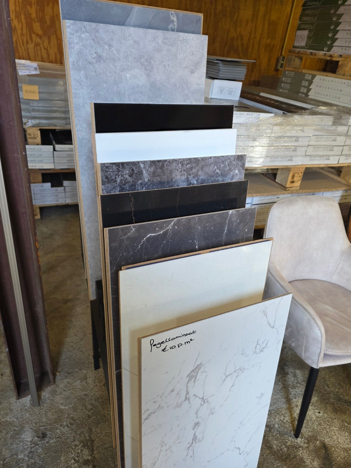 Laminaat - Hoogglans Tegellaminaat €9.99 per m2(Nieuw), 50 tot 150 cm, Nieuw, Ophalen of Verzenden, 10 m² of meer