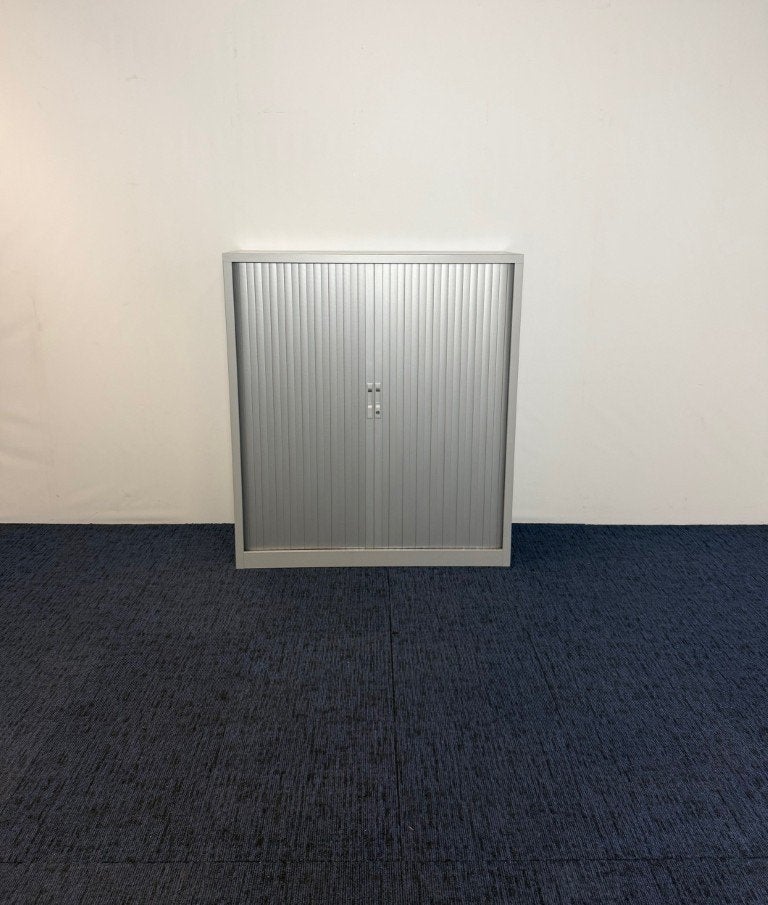 4 x Roldeurkast Markant, aluminium, H 135 x B 120 x D 45 cm.
