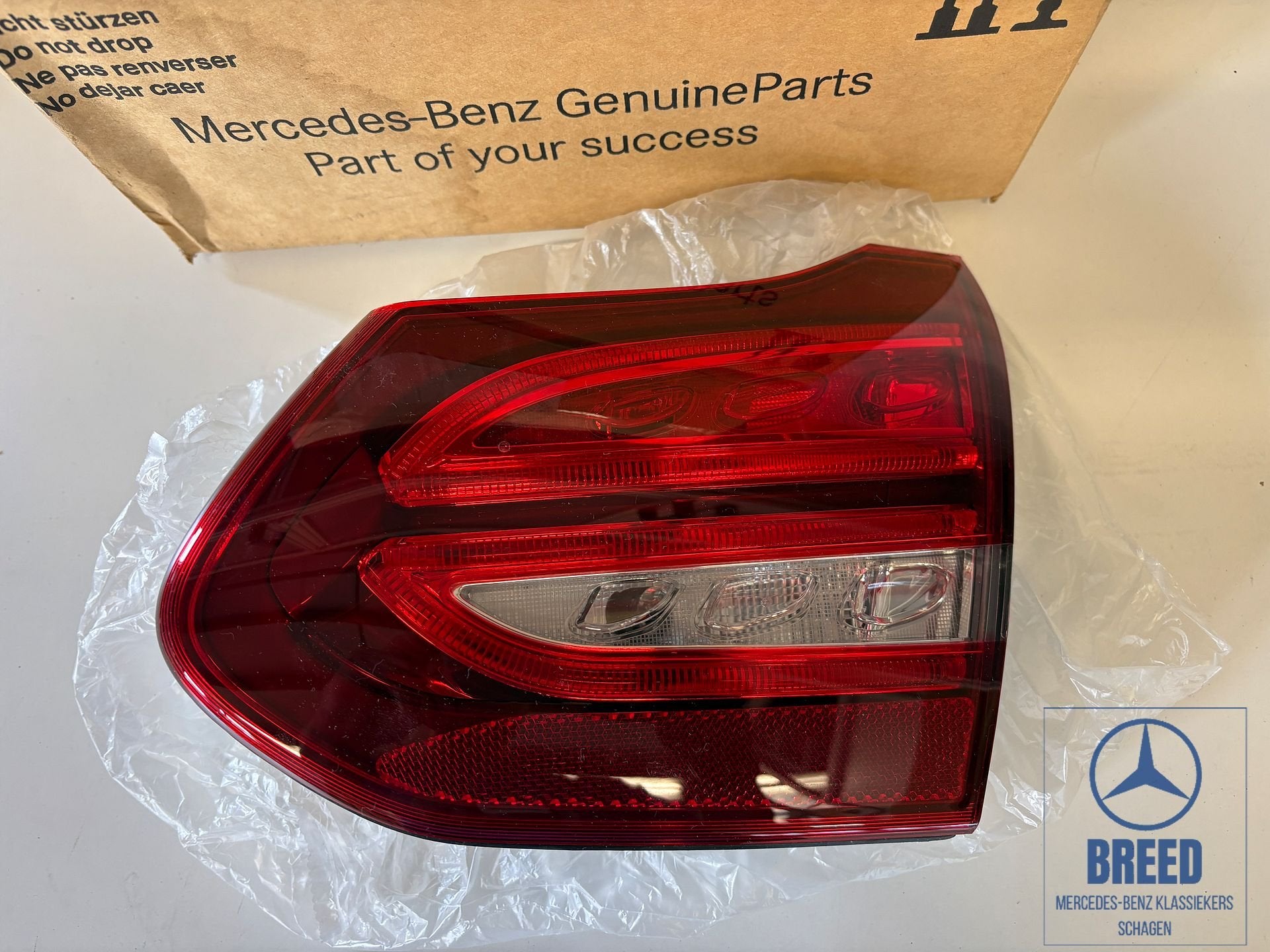 NOS achterlicht achterklep rechts Mercedes-Benz W205 T-model, Auto-onderdelen, -, Nieuw, Ophalen of Verzenden, -