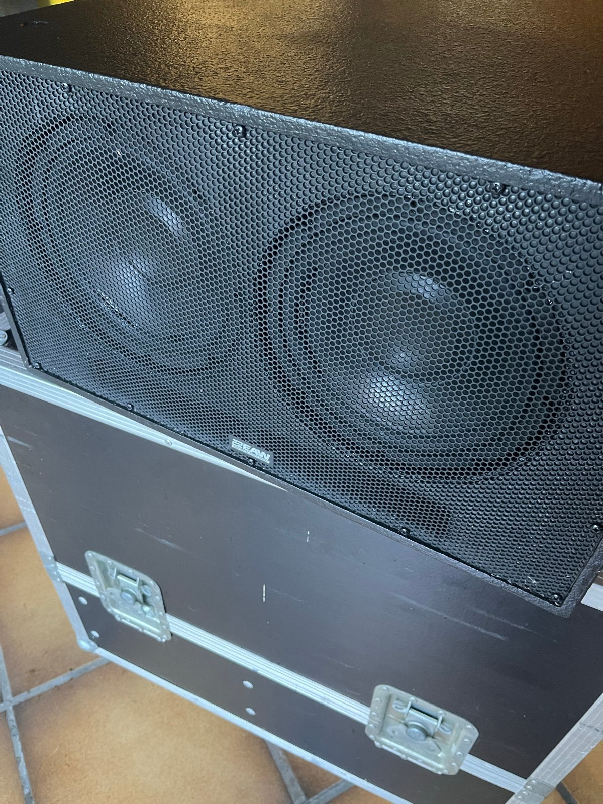 EAW SB48e Subwoofer, Gebruikt, Subwoofer, Ophalen, 150 watt of meer
