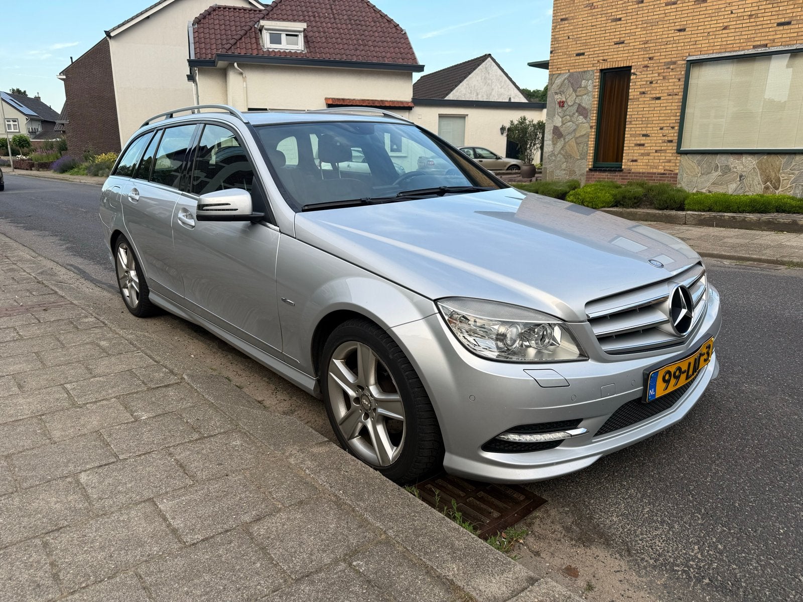 Mercedes-Benz C-Klasse 1.8 C180 CGI AMG 2010, Achterwielaandrijving, 1800 kg, Zwart, Parkeersensor
