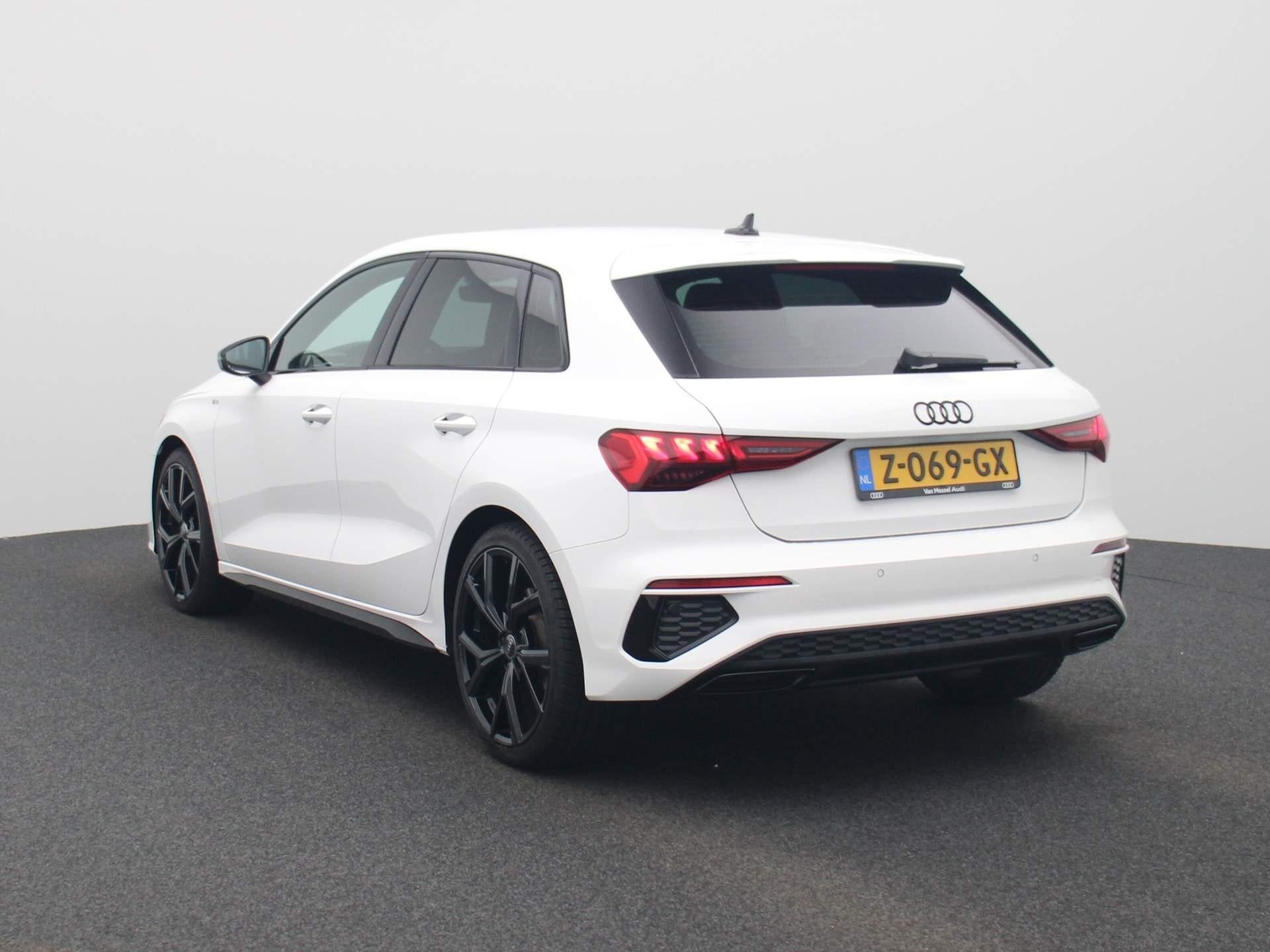 Audi A3 Sportback 30 TFSI S edition | Navigatie | Airco | 19, Auto's, 12 maanden, Leder en Stof, Wit, Bedrijf