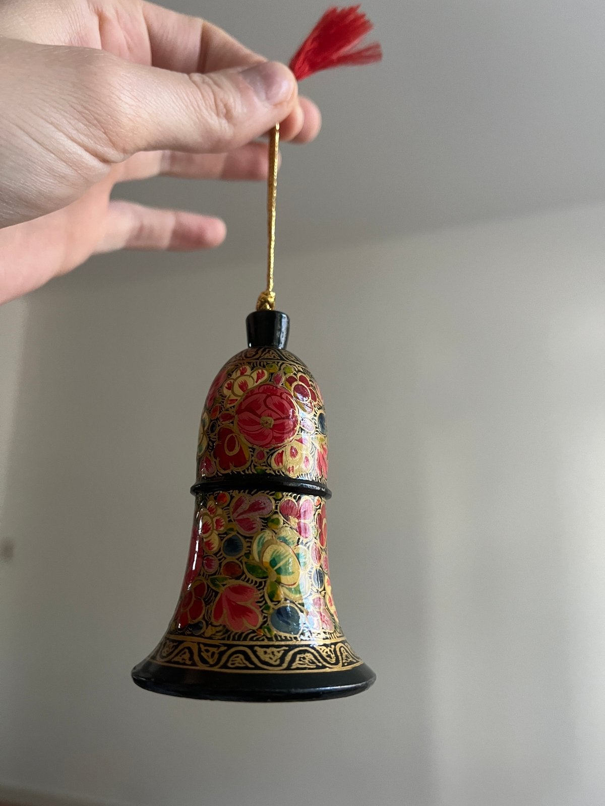 Kerstbal klokje uit Kuala Lumpur (met een belletje), Ophalen of Verzenden, Zo goed als nieuw