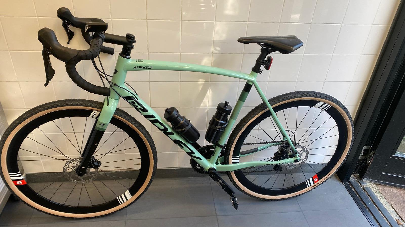 Ridley Kanzo Gravelbike – Zeer nette staat, Carbon, Zo goed als nieuw, Meer dan 20 versnellingen, 53 tot 57 cm