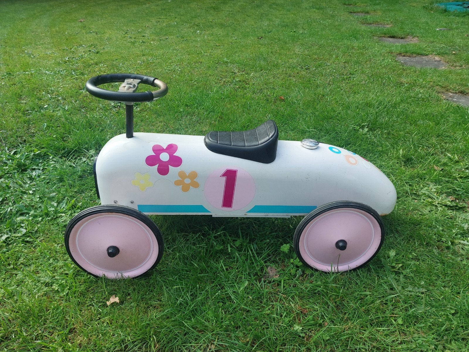 Loopauto voor kinderen - Wit met roze, Ophalen of Verzenden, Gebruikt, Loopvoertuig
