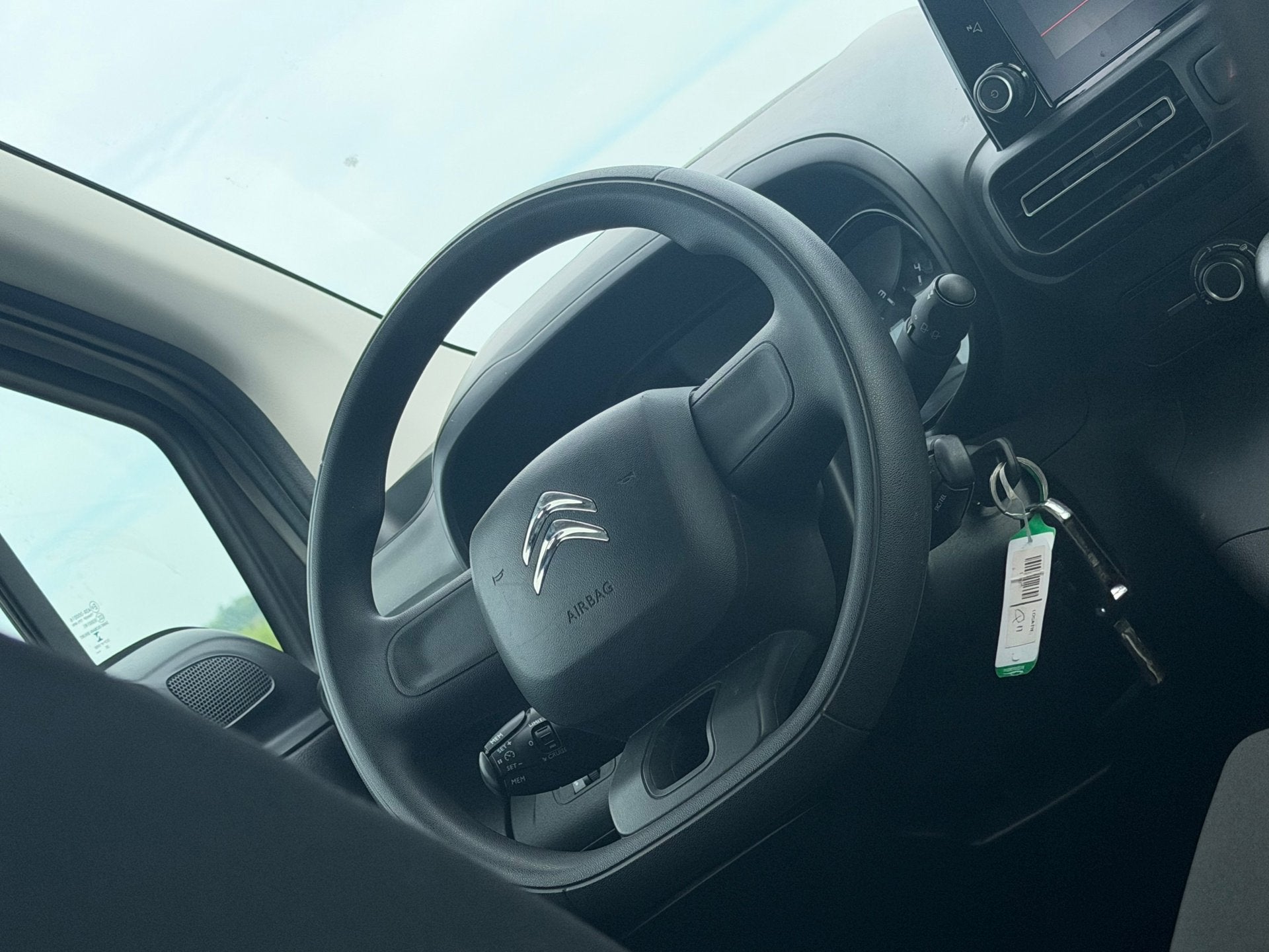 Citroen BERLINGO 1.2 PureTech Feel So Good - Sable Metallic, Auto's, Voorwielaandrijving, Stof, Gebruikt, 1199 cc
