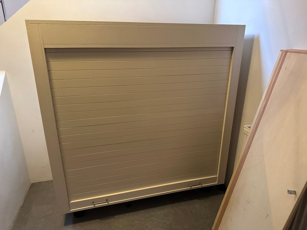 Vintage kast met roldeur en lade – opbergkast – retro, Huis en Inrichting, Kasten | Dressoirs, Ophalen, Met plank(en), PJ, Gebruikt