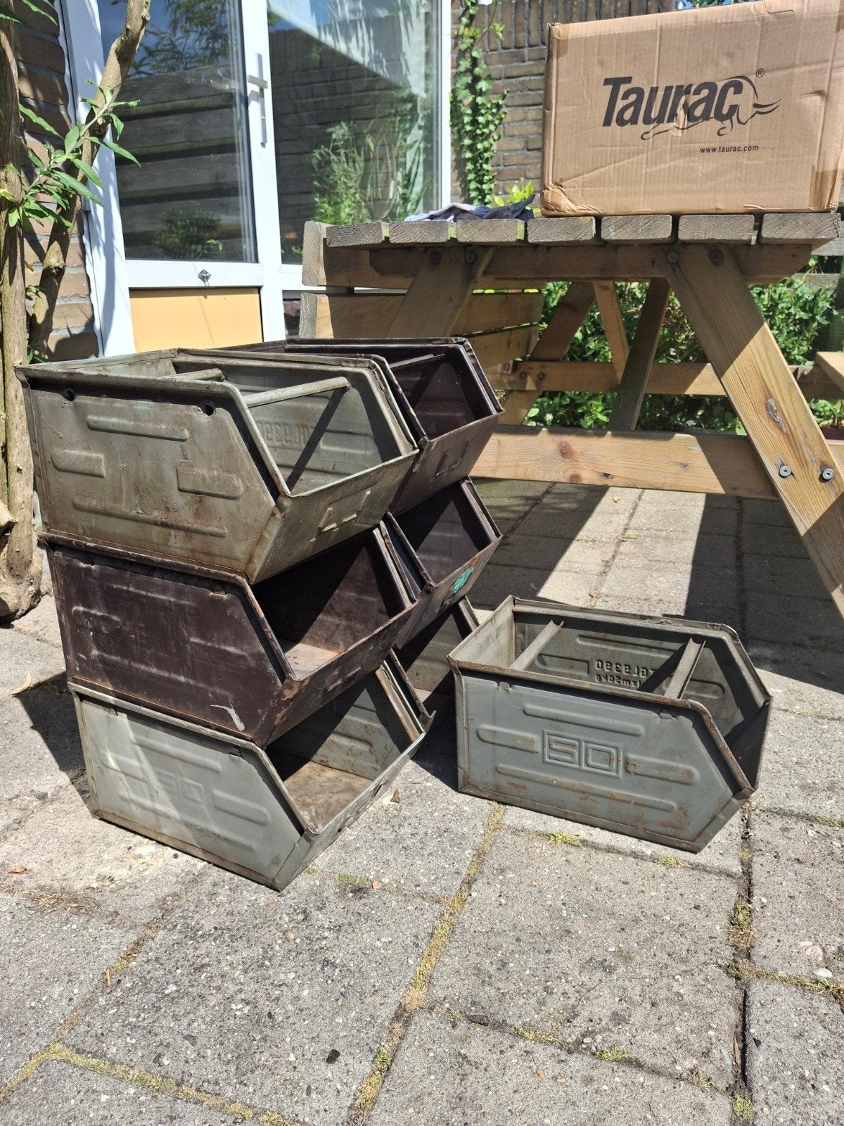 7 Stoere Industriële Metalen Stapelbakken (38x26x21 cm), Ophalen