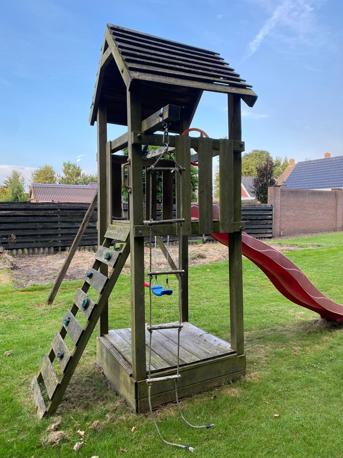 Speelrek met schommels, touwladder en glijbaan (gratis), Ophalen, Gebruikt, Glijbaan