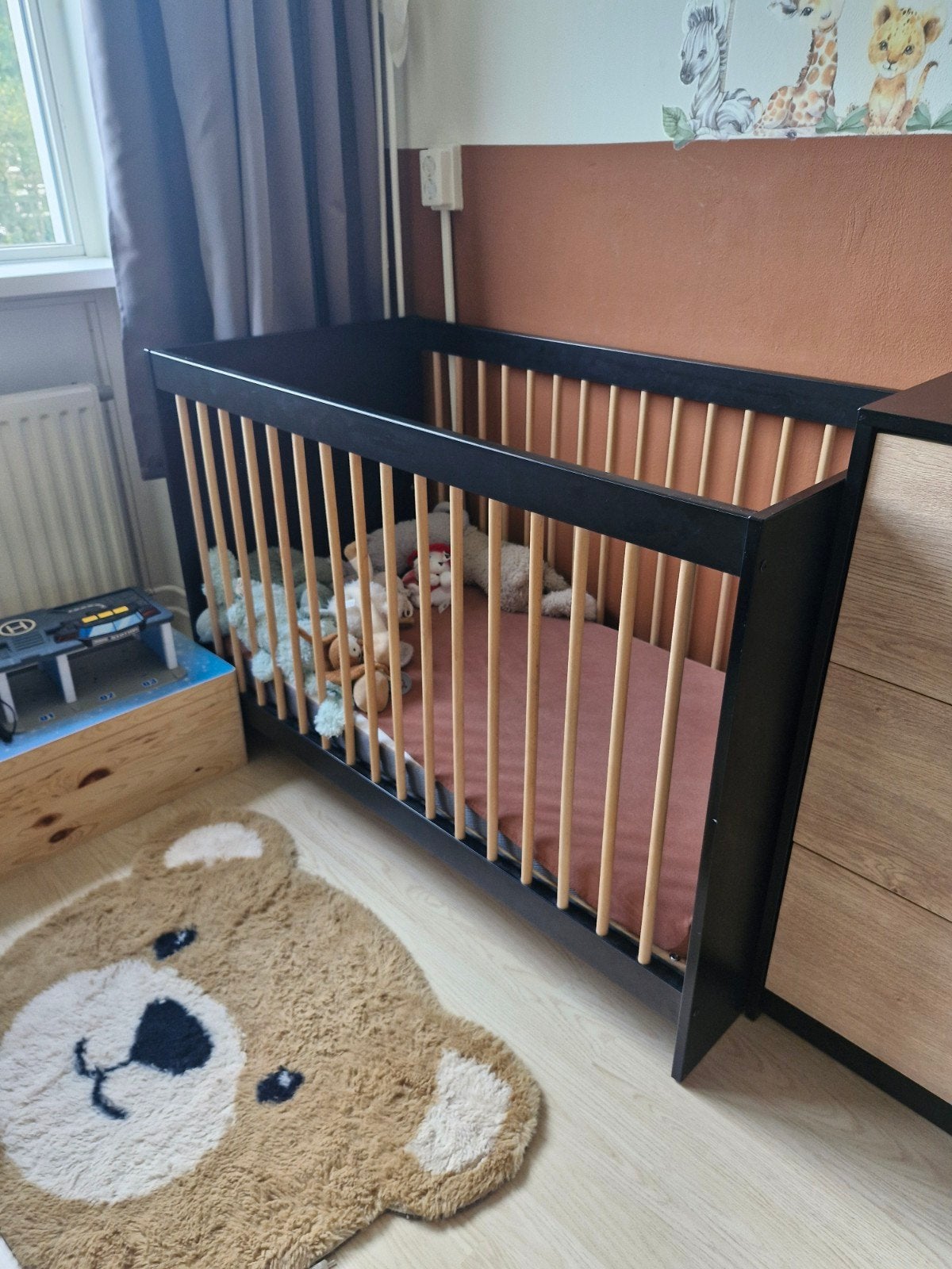 Foto 4 van Complete babykamer: ledikant, commode & kledingkast