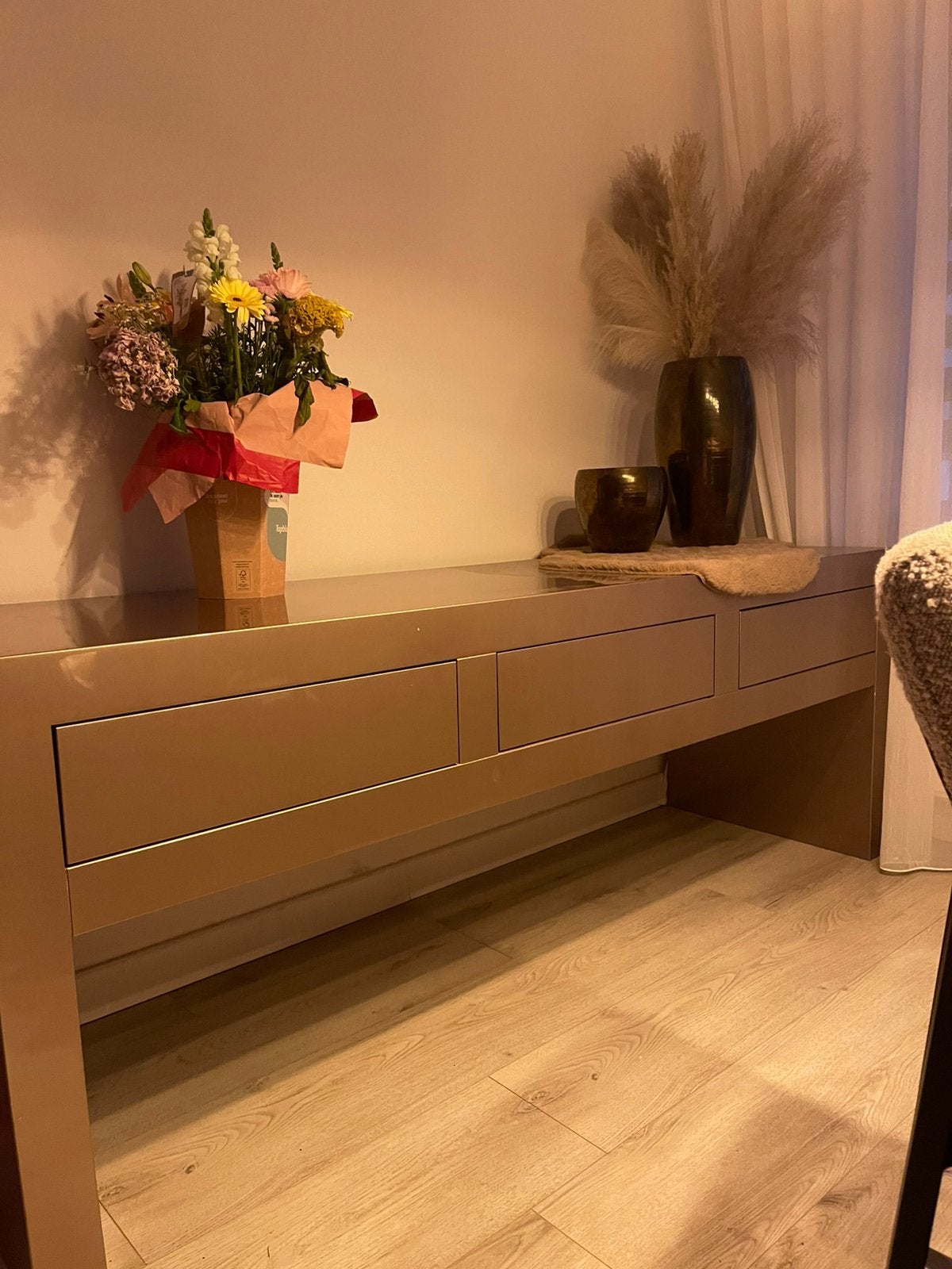 Arowonen Tv meubel, Ophalen, Zo goed als nieuw, 25 tot 50 cm, Rechthoekig