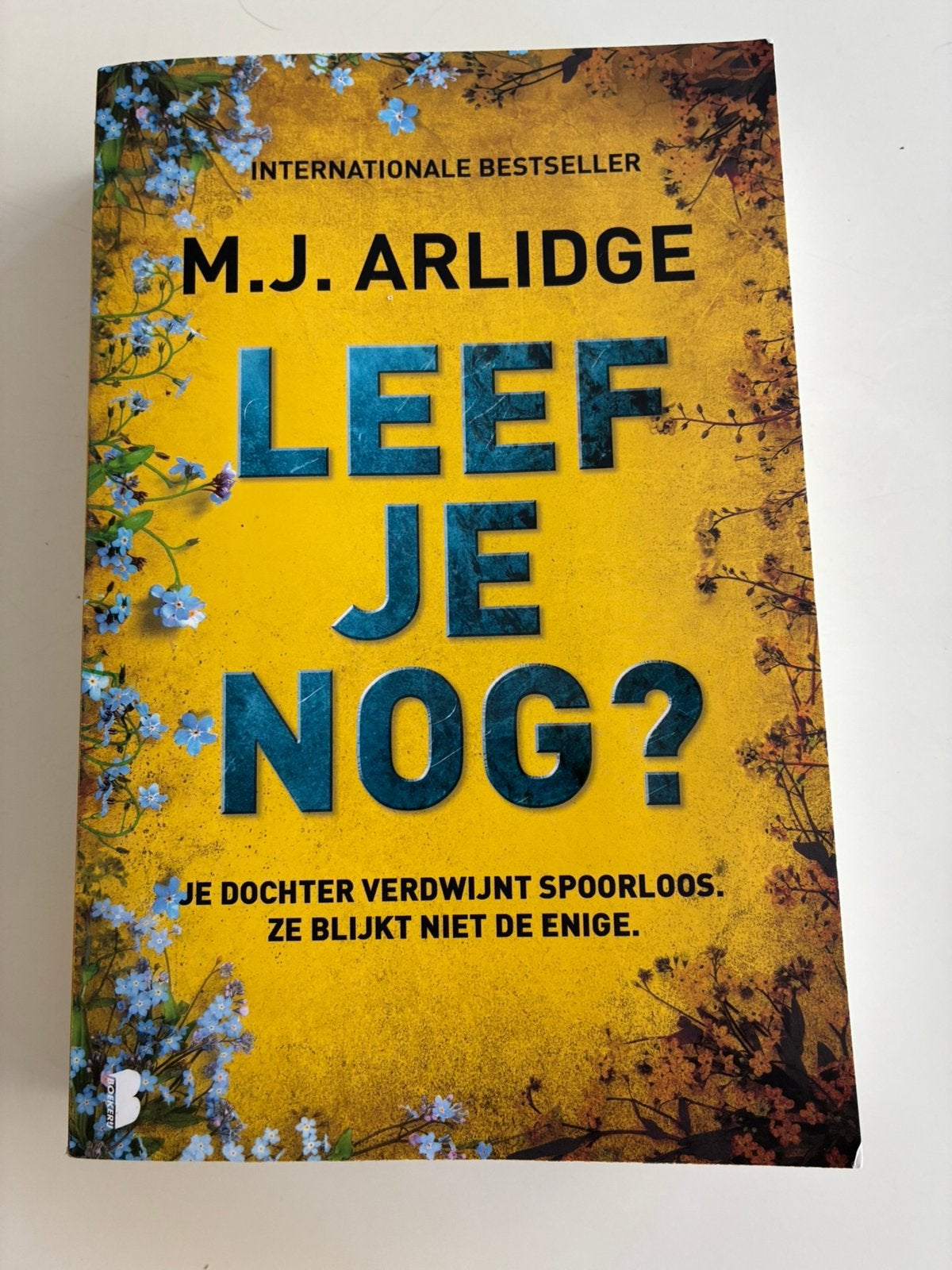 M.J. Arlidge - Leef je nog?, Boeken, Thrillers, Ophalen of Verzenden, Gelezen, M.J. Arlidge