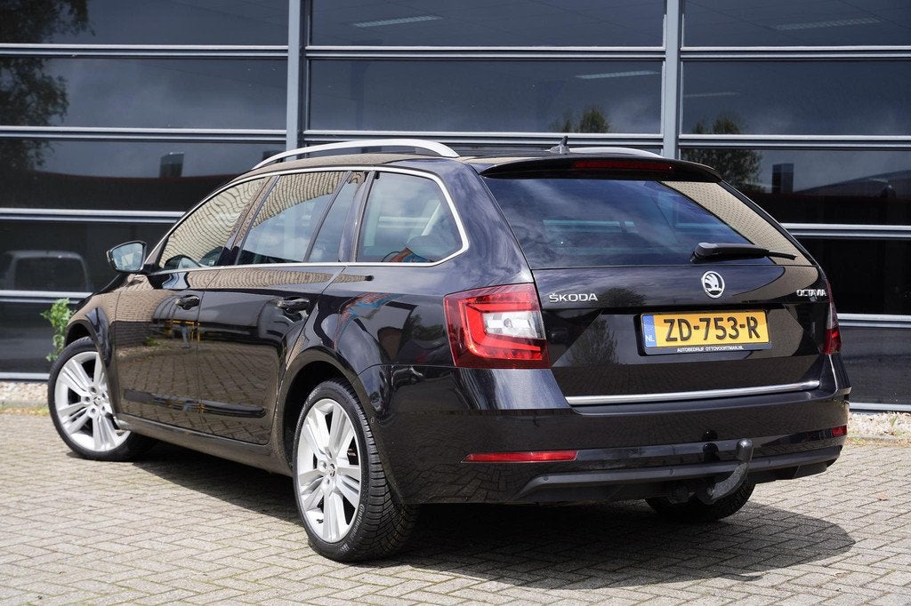 Skoda Octavia Combi 1.0 TSI 116PK Style Business Trekhaak|Xe, Auto's, Skoda, Stof, Gebruikt, 116 pk, Zwart