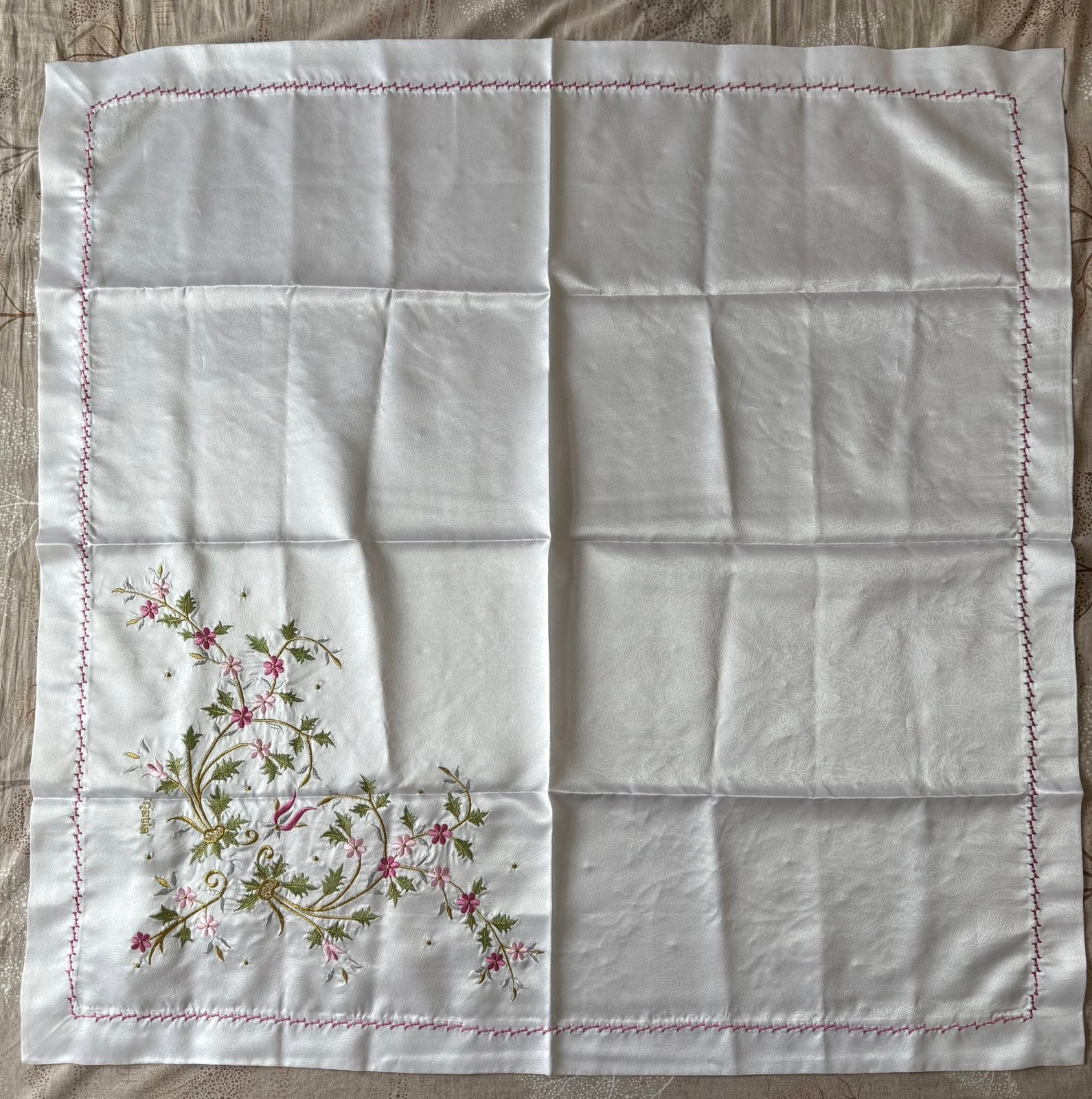 Handgeborduurd tafellaken / tafelloper – vintage stijl, Ophalen of Verzenden, Zo goed als nieuw, Rechthoek