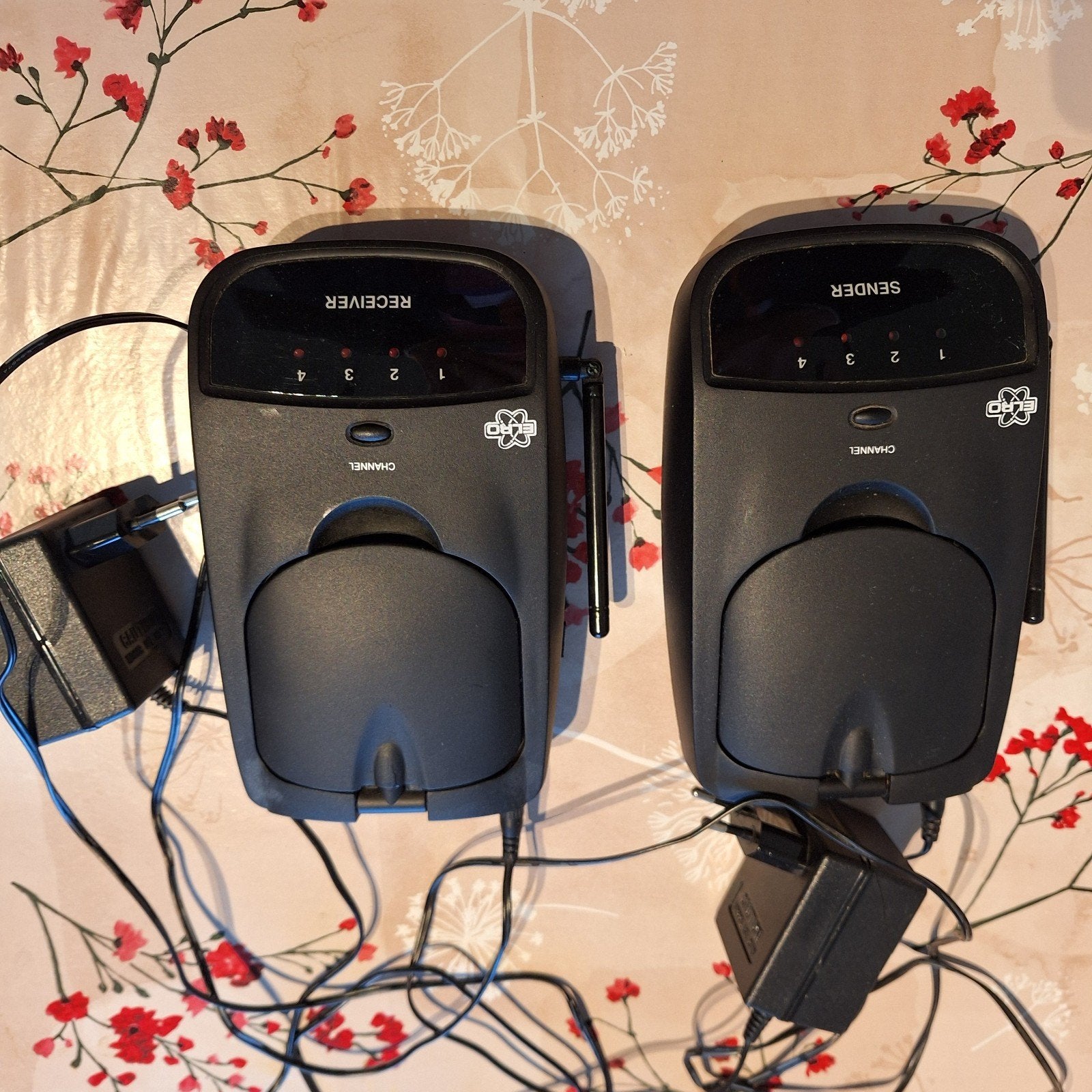 Draadloze Audio Video Zender/Ontvanger Set (SCART/RCA), Ophalen of Verzenden, Gebruikt, Minder dan 2 meter, Overige kabels