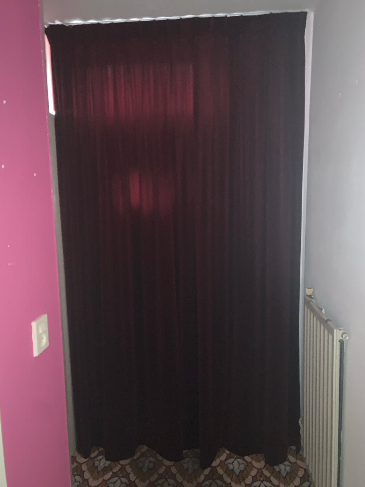 Bordeauxrood gordijn142 x 250 cm, Huis en Inrichting, Ophalen, 142 cm, Gebruikt, In te korten