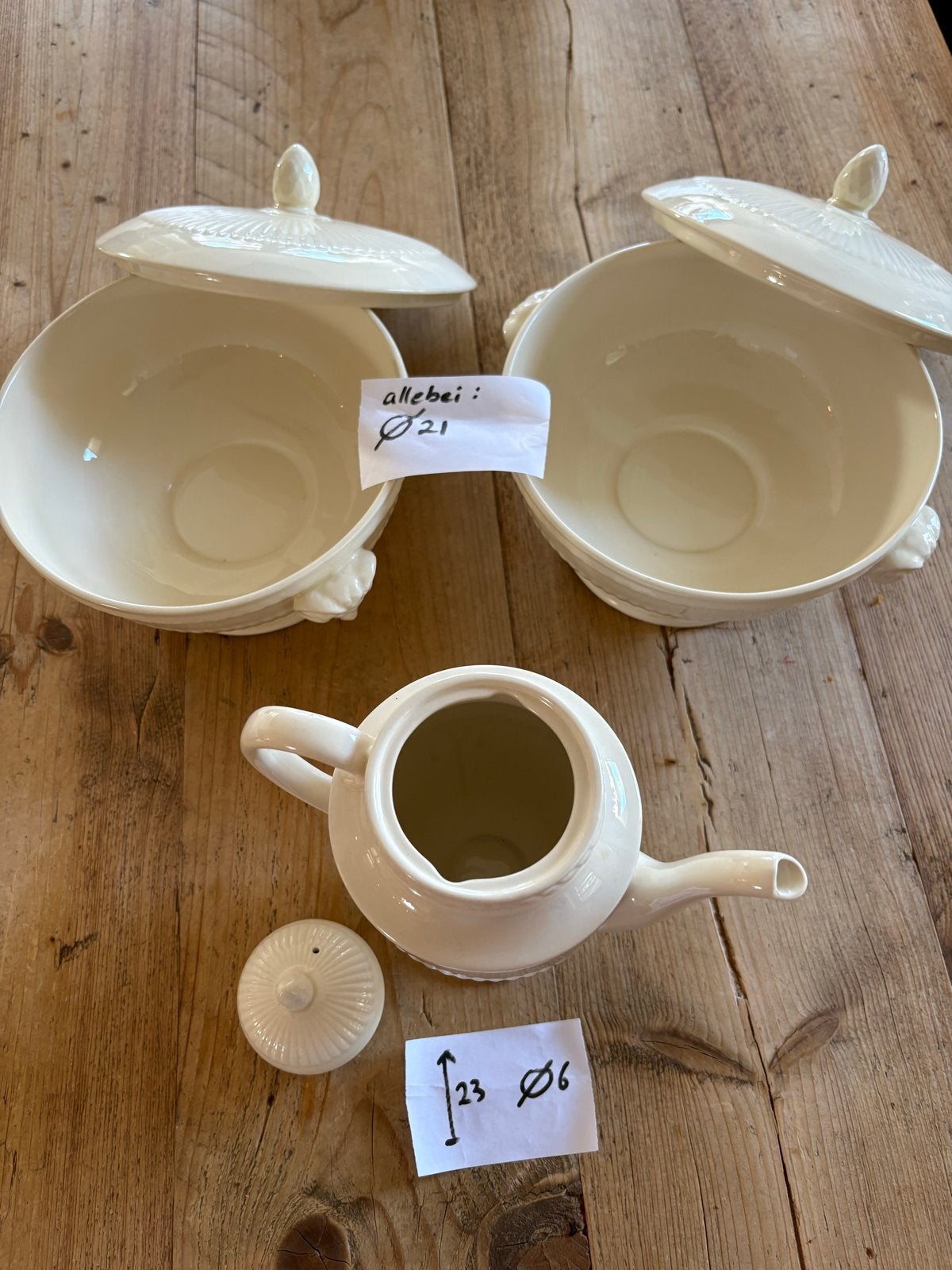 Wedgwood Edme servies: 2 dekschalen en koffiekan, Ophalen