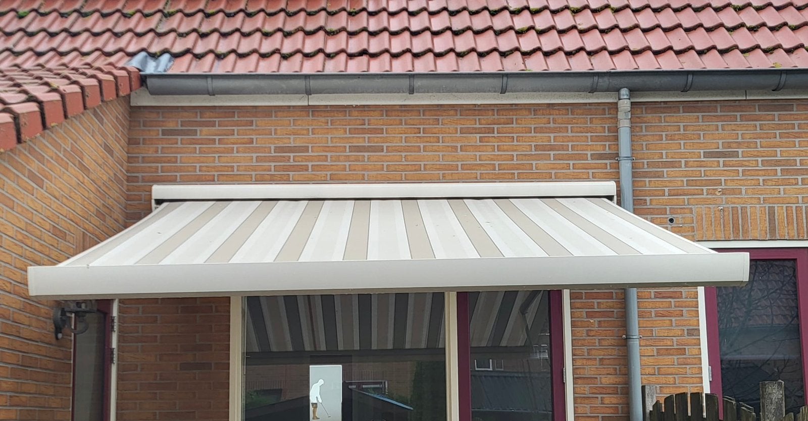 Cassette Knikarmscherm - Beige/Grijze - Somfy bediening, Gebruikt, Elektrisch, Ophalen of Verzenden, 150 tot 300 cm