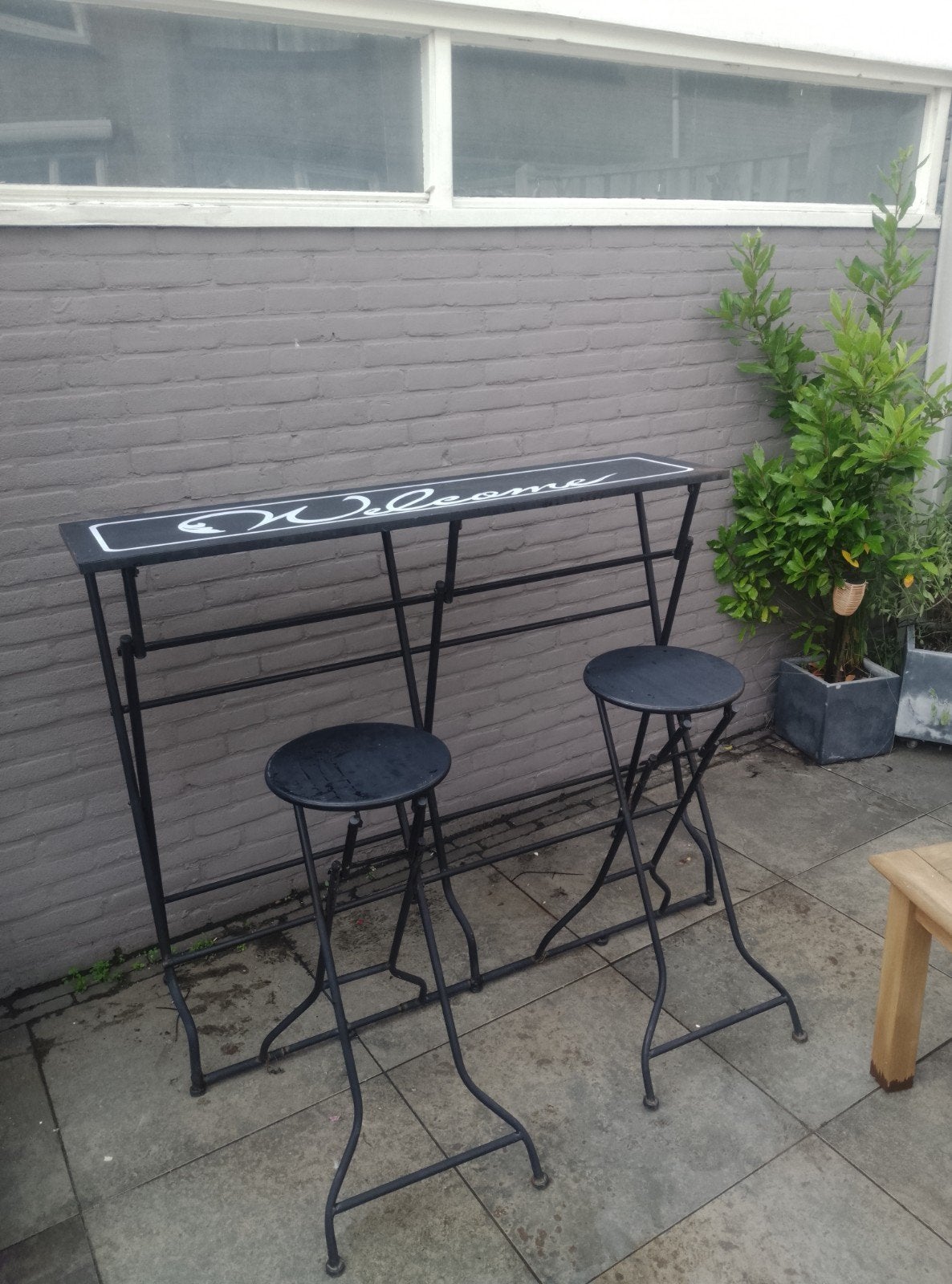 Inklapbare biertafel met 2 krukken - 'Welcome' design, Ophalen, Gebruikt, Rechthoekig, Metaal