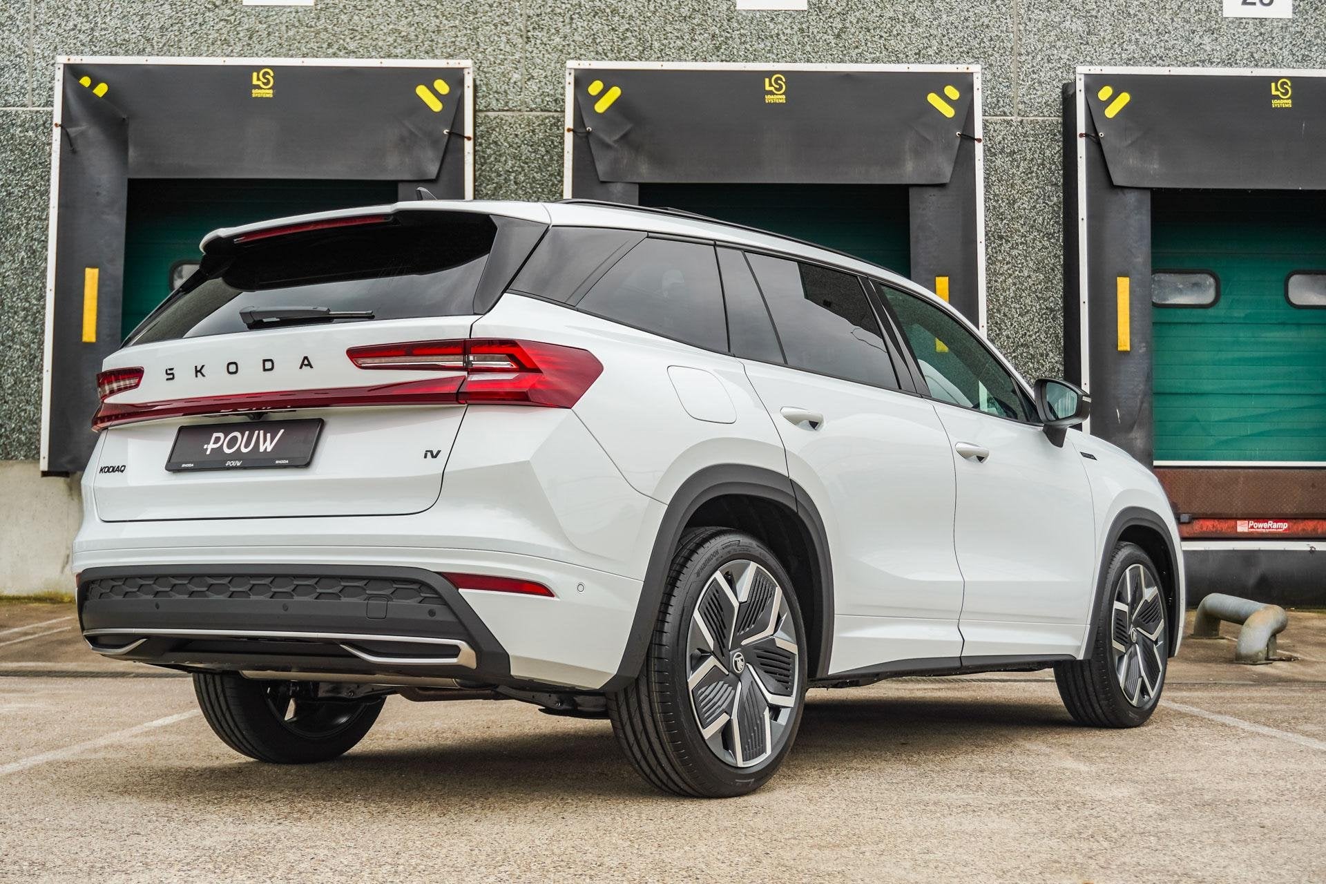 Skoda Kodiaq 1.5 TSI 204pk PHEV Sportline Business | Trekhaa, Auto's, Skoda, 12 maanden, 1498 cc, 4 cilinders, Plug-in hybride