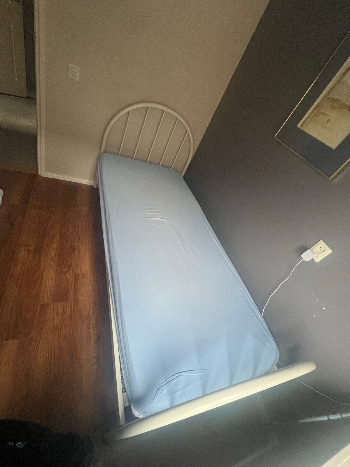 Eenpersoonsbed met metalen frame, wit., Ophalen, Gebruikt, 90 cm, Eenpersoons