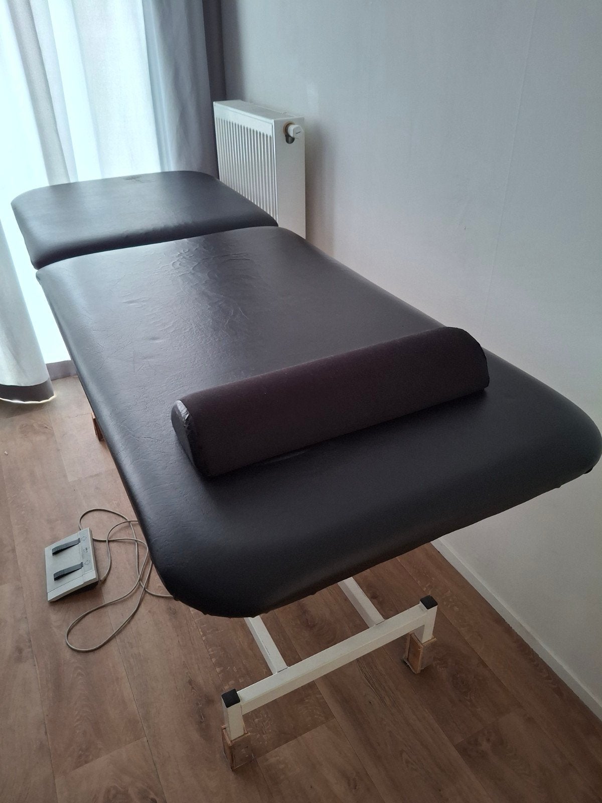 Massagebank elektrisch verstelbaar, Ophalen, Gebruikt, Massagetafel