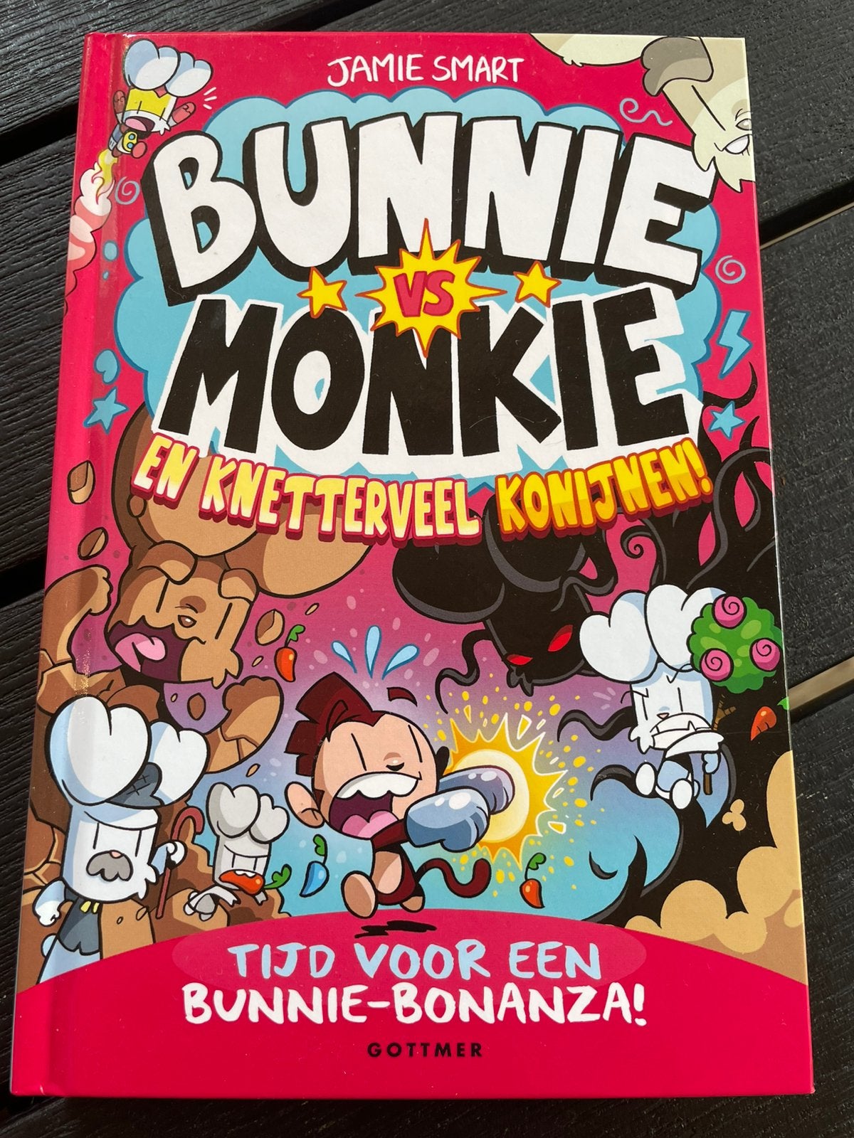 Bunnie vs monkie en knetterveel konijnen deel 9 (1x gelezen), Ophalen of Verzenden, Zo goed als nieuw