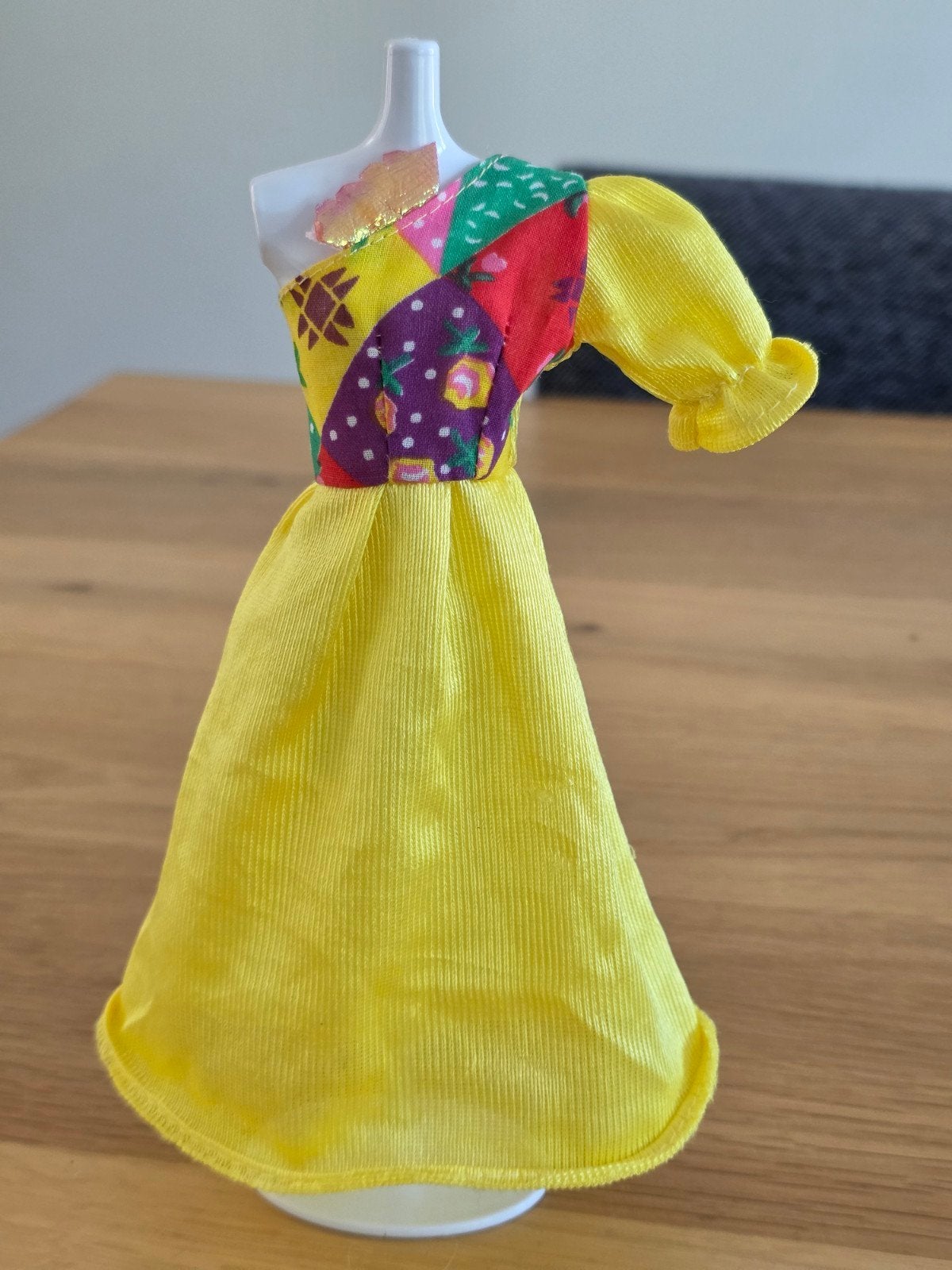 One shoulder jurk voor Barbie, Ophalen of Verzenden, Gebruikt, Kleertjes
