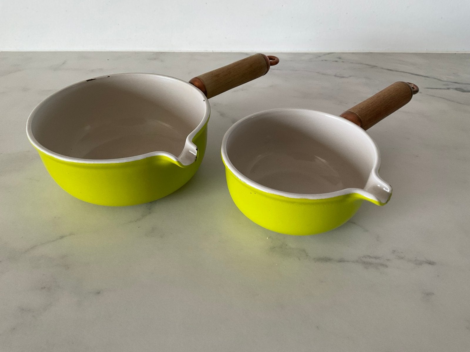 Le Creuset Enzo Mari 14 en 17 cm sauspan set, lime groen, Overige materialen, Gebruikt, Ophalen of Verzenden, Met handvatten