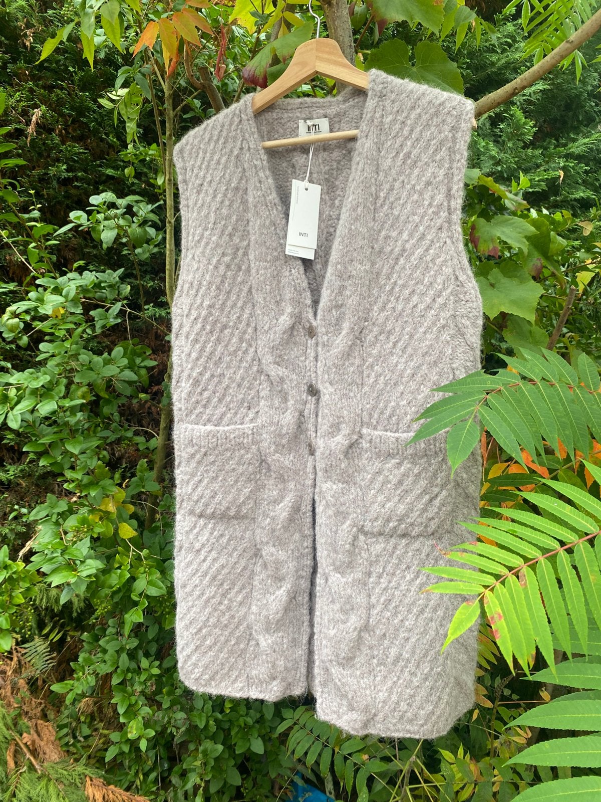 Prachtig mouwloos vest INTI mt M havana baby-alpacawol, Kleding | Dames, Ophalen of Verzenden, Nieuw, Maat 38/40 (M), Beige