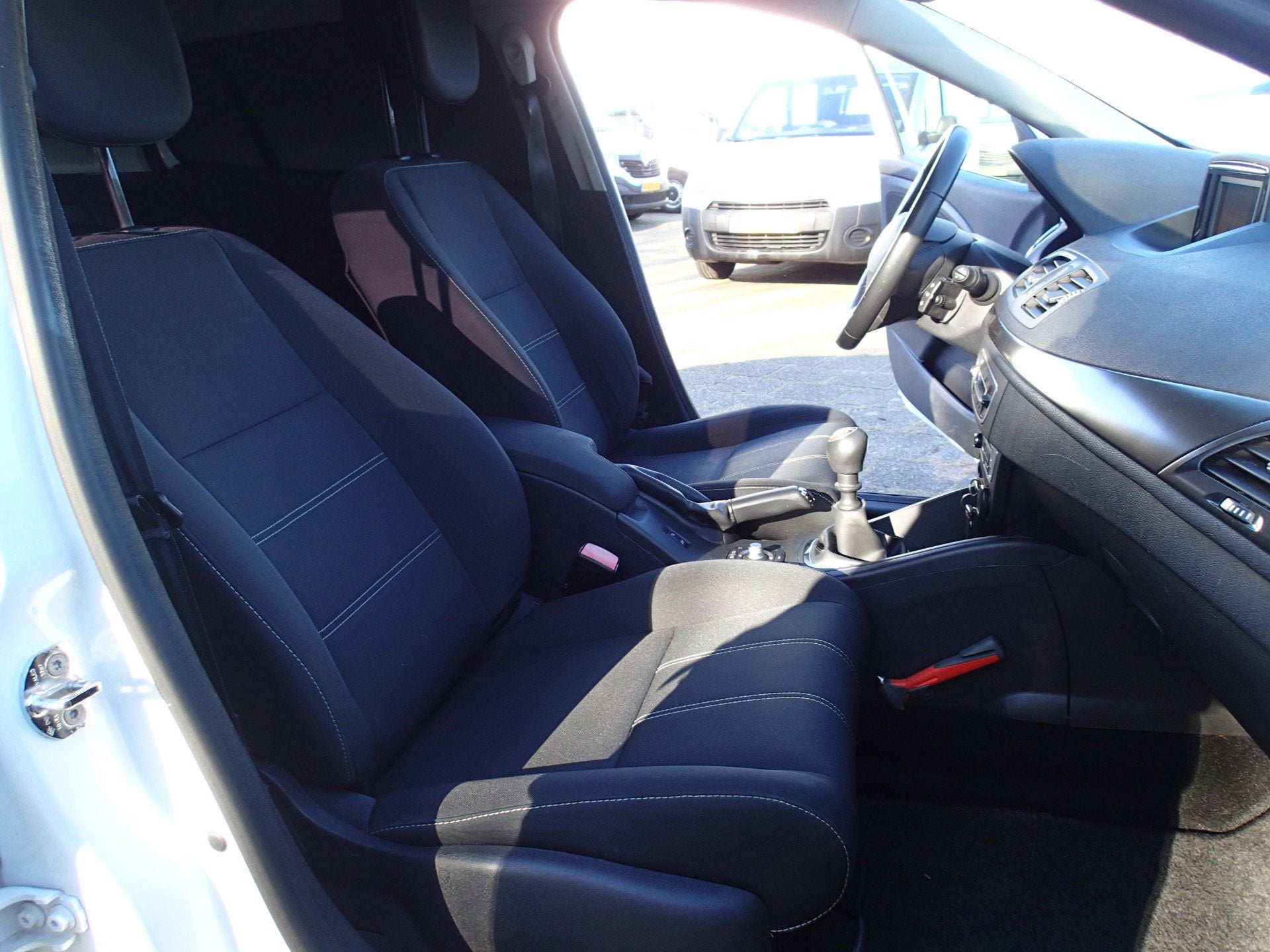 Foto 23 van Renault Mégane 1.5 dCi Expression S&S VOORZIEN VAN AIRCO+CR