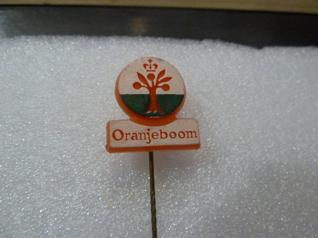 Vintage Oranjeboom Speldje - Zeldzaam Verzamelaarsitem, Ophalen of Verzenden, Gebruikt, Merk, Speldje of Pin