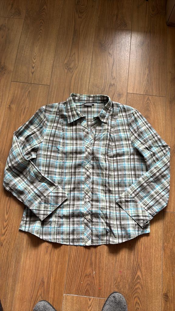 Blouse Essentials, Kleding | Dames, Blouses en Tunieken, Ophalen of Verzenden, Nieuw, Maat 46/48 (XL) of groter, Blauw