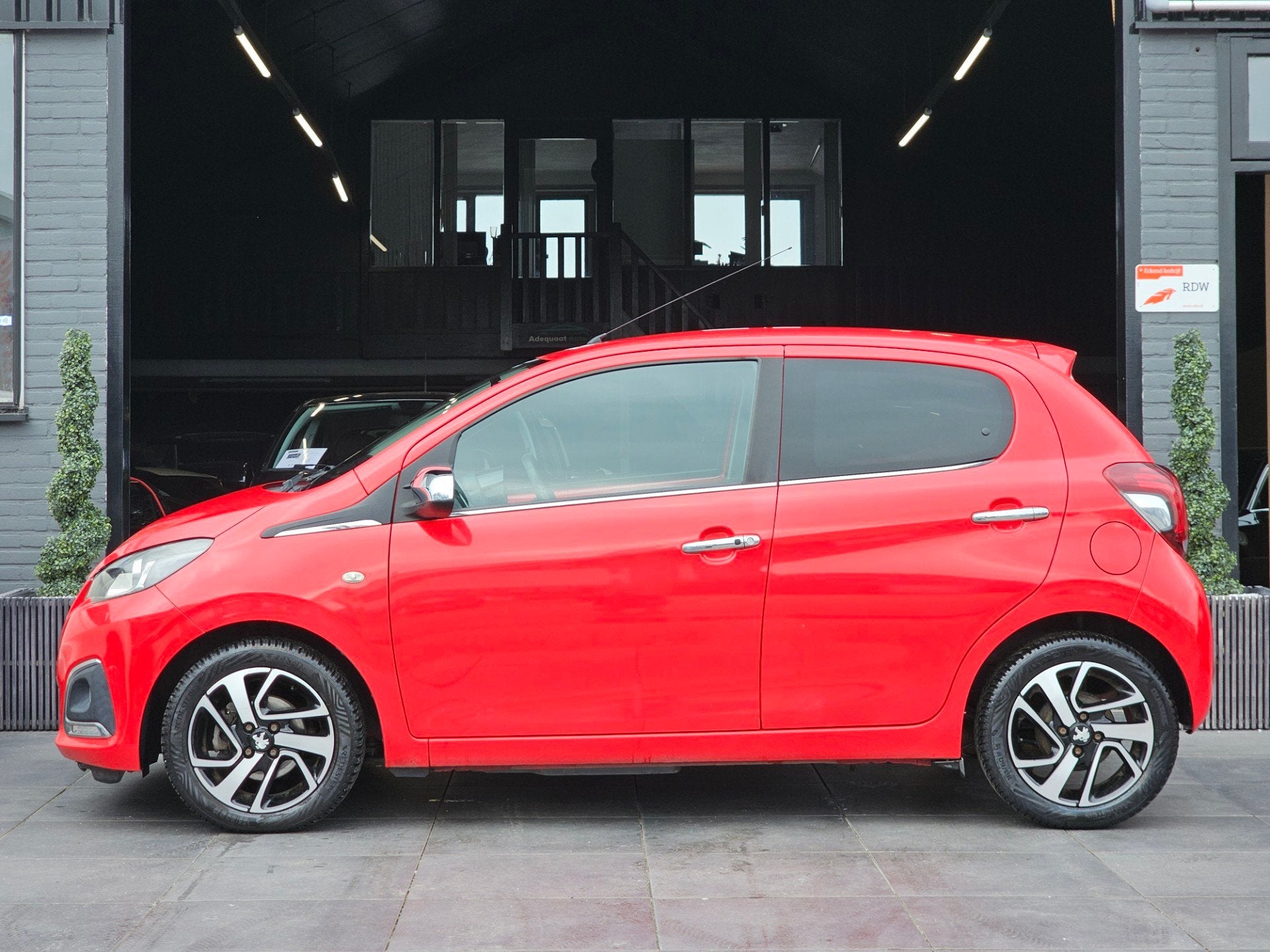 Peugeot 108 1.0 e-VTi Première|Camera|Keyless|Bluetooth|NAP, Voorwielaandrijving, Euro 5, Stof, Gebruikt