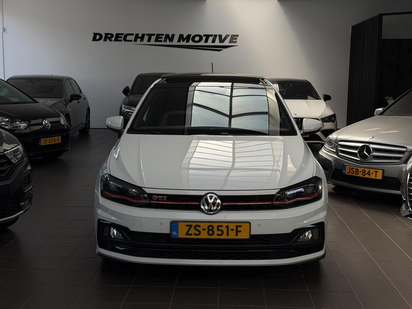 Volkswagen Polo 2.0 TSI GTI / Panoramadak / Beats / CarPlay, Stof, Gebruikt, 4 cilinders, 1984 cc