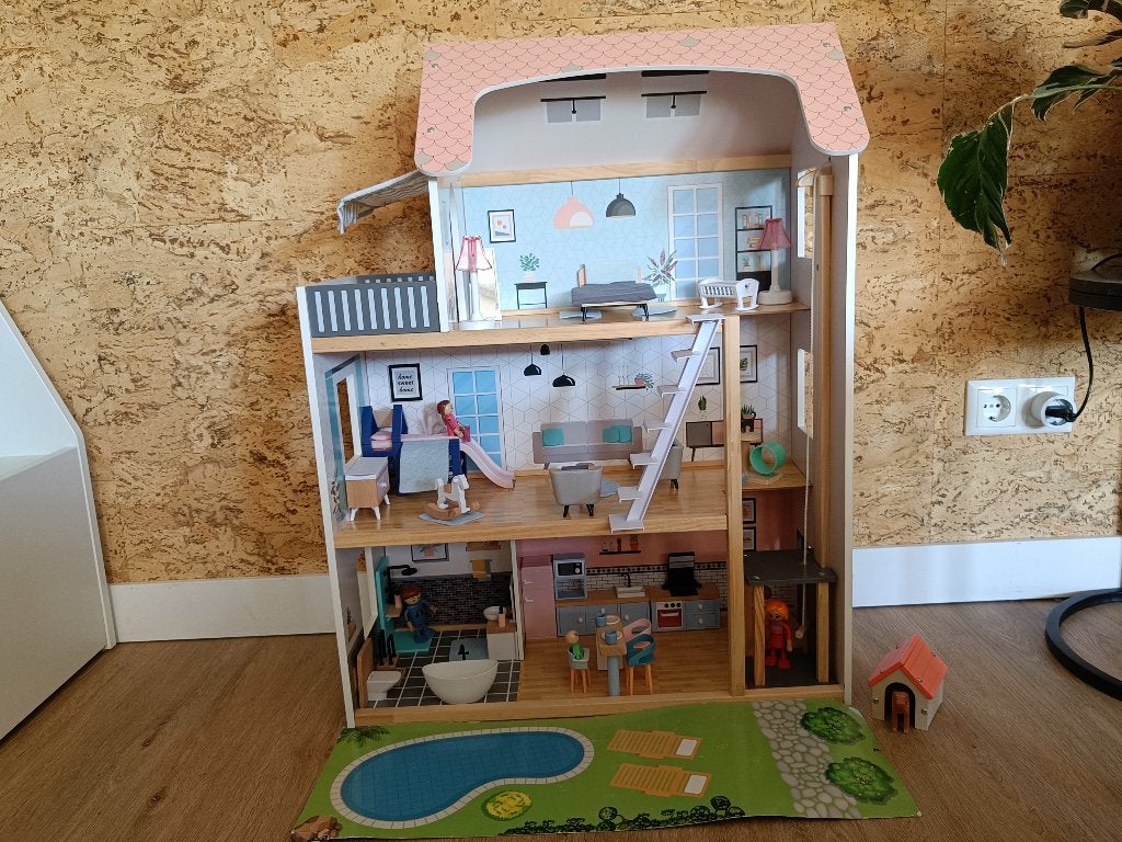 Poppenhuis inclusief spullen., Ophalen, Gebruikt, Poppenhuis