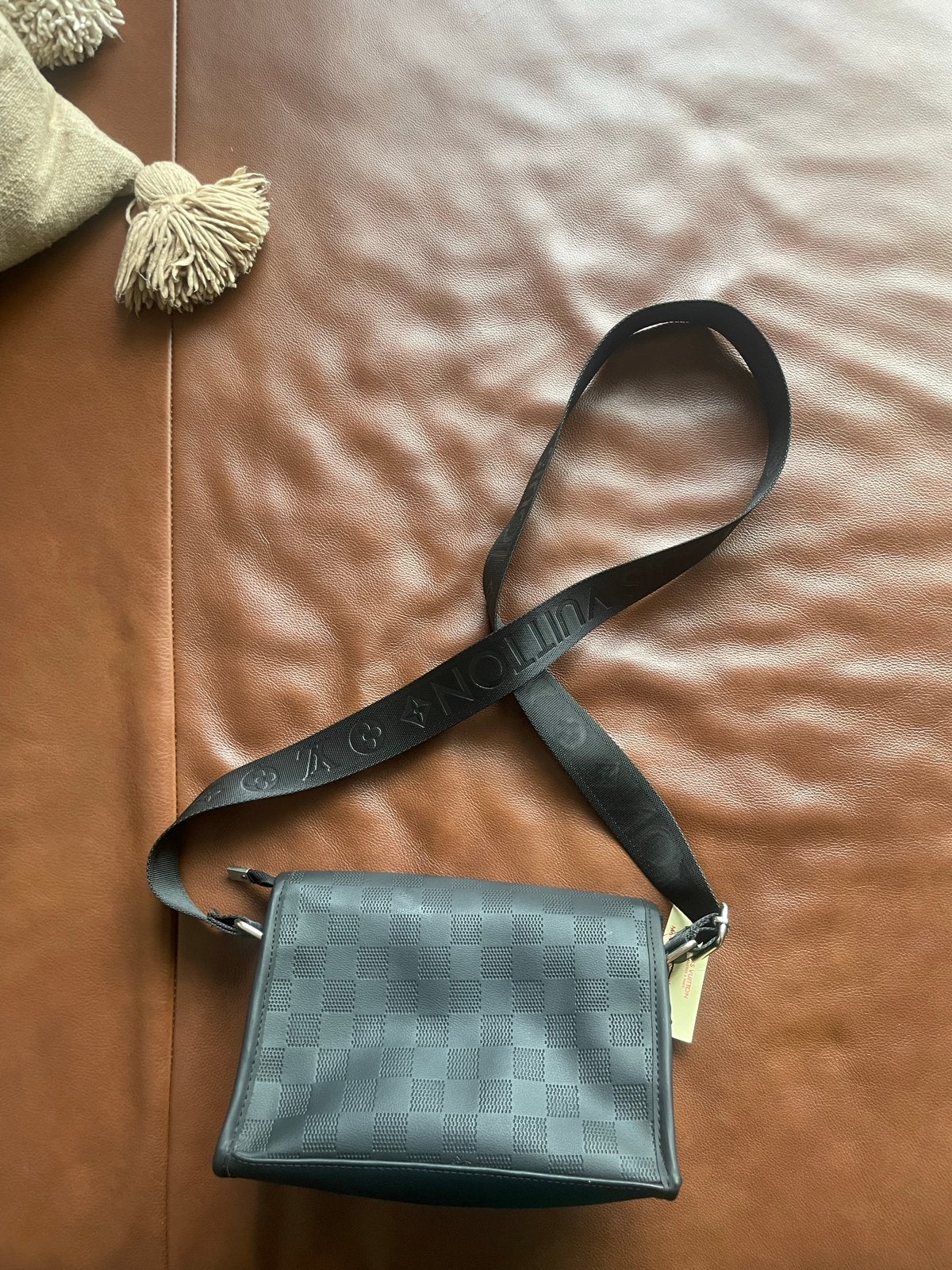 Louis Vuitton Heuptas / Schoudertas - Zwart, Ophalen of Verzenden, Zo goed als nieuw, Zwart, Schoudertasje