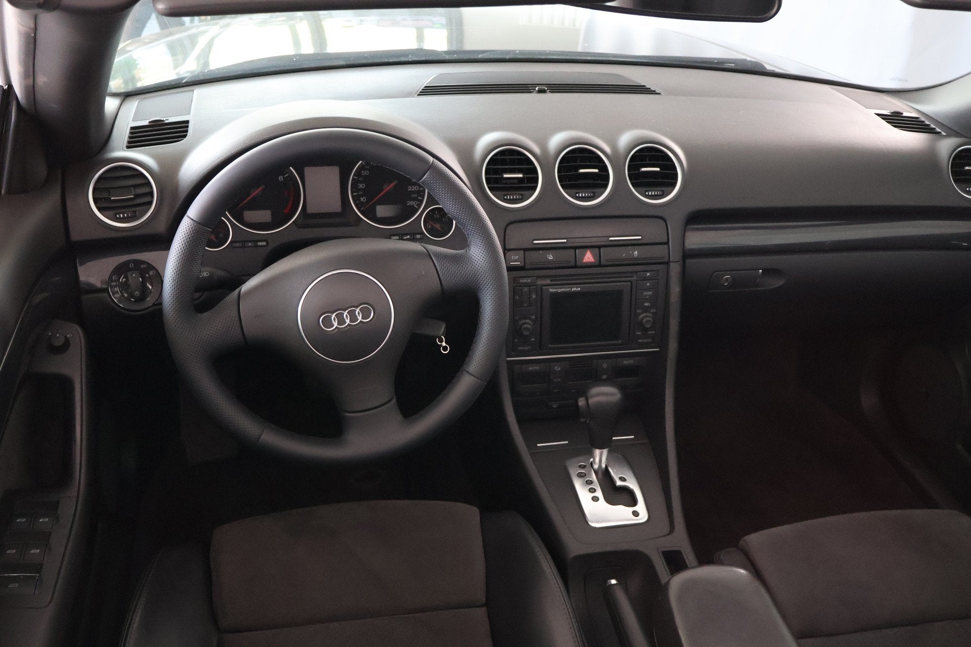 Audi A4 Cabriolet 3.0 V6 Exclusive, Perfecte staat van onder, Gebruikt, 1595 kg, Cabriolet, 4 stoelen
