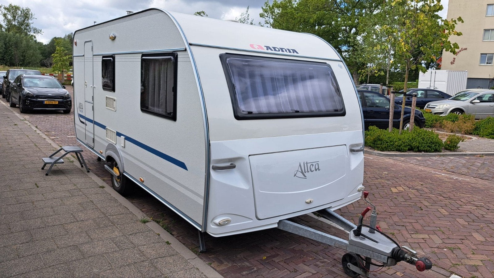 Adria Altea 462 PK - Ruime gezinscaravan met fietsenrek, Treinzit, Dwarsbed, Particulier, Adria