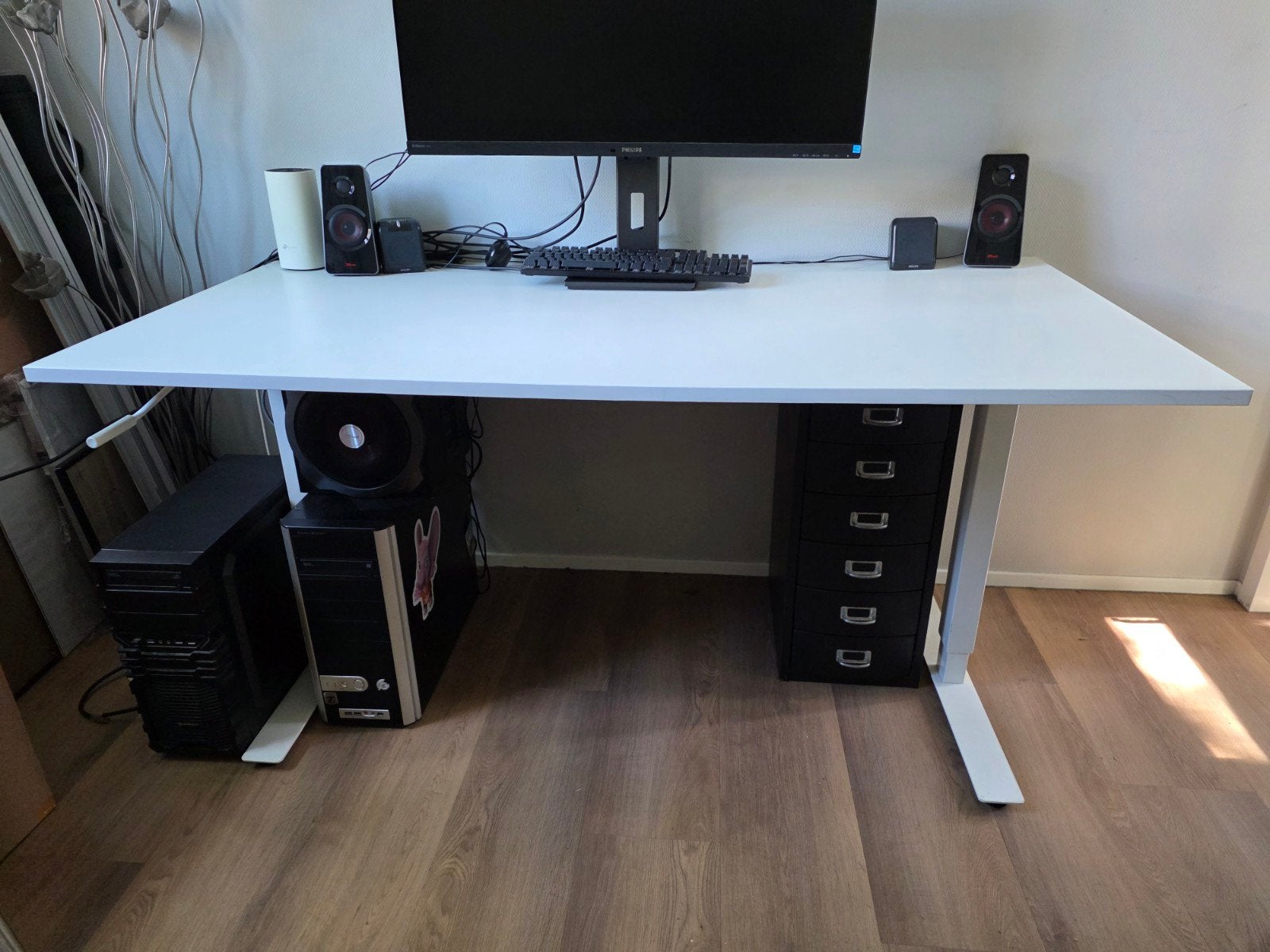 IKEA in hoogte verstelbaar bureau (70-120) - Skarsta, Ophalen, Zit-sta bureau, Gebruikt, Spaanplaat of MDF